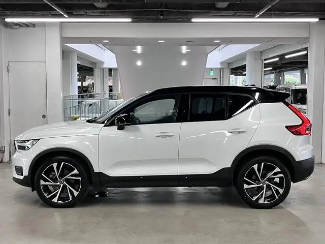 2018 Volvo XC40 T5 AWD for sale in Kenya by Best Cars for sale in Kenya LTD.
