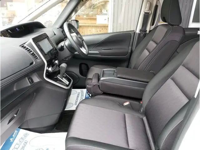2018 Nissan Serena Hybrid for sales in Kenya by Best Cars for sale in Kenya LTD.