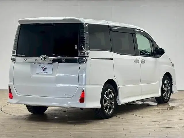 2018 Toyota Voxy ZS for sale in Kenya by Best Cars for sale in Kenya LTD.