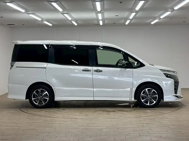 2018 Toyota Voxy ZS for sale in Kenya by Best Cars for sale in Kenya LTD.